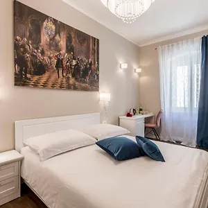 4* Couette-café Theatre Of Dreams