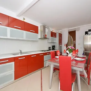 Nikolina Apartment